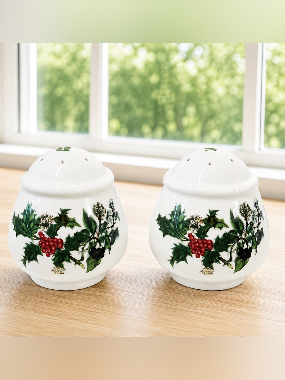 New Portmeirion Holly and Ivy Ceramic Salt and Pepper Shakers Made in Britain